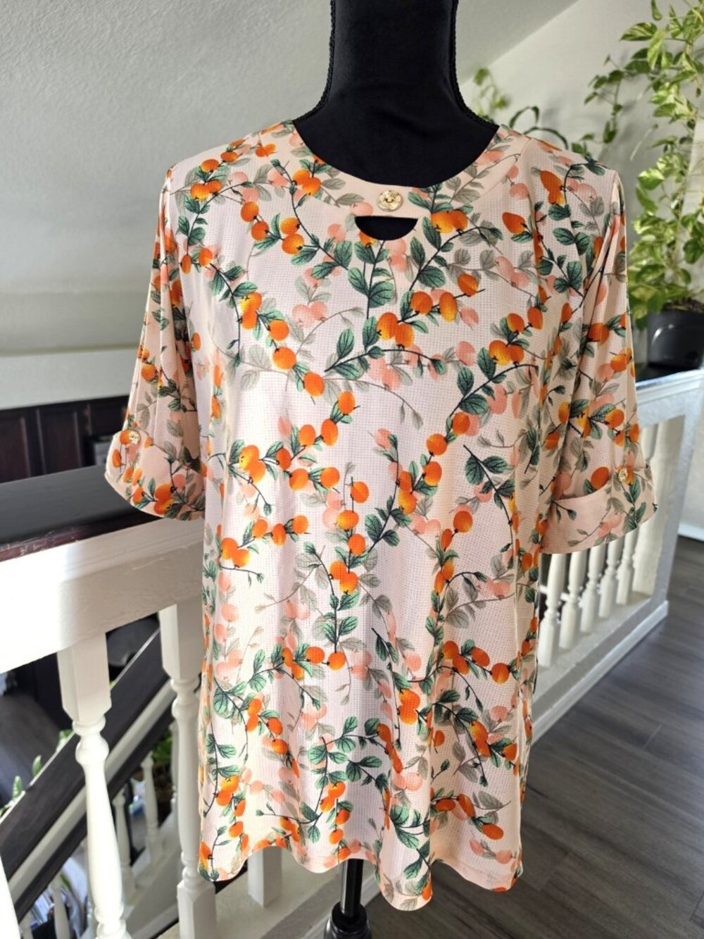 LuLaRoe Women's Size L Tropical Floral Knit Blouse Beige Orange Short Sleeve - Picture 9 of 9
